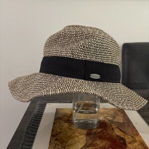 Elegant Black and Tan Women's Hat